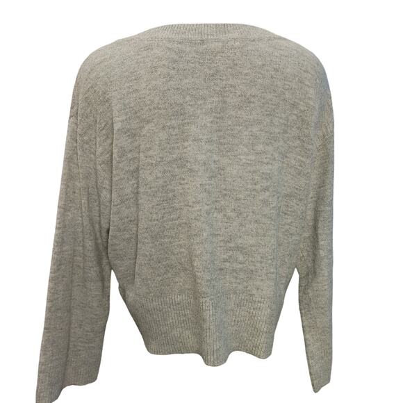 Basic Women's S Light Gray Knit V-Neck Long Sleeve Sweater - Picture 2 of 4